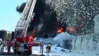 В Киеве - пожар, на Донбассе - Порошенко