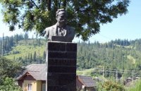 Из села Тухля похитили памятник Франко