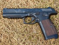 Удобнее «Глока», надежнее «Вальтера»: эксперты в восторге от нового пистолета Калашникова