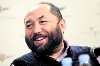 Бекмамбетов назвал аморальной борьбу с пиратством в России