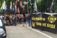 Львов устал от европейских цен и хочет, чтоб за все заплатил Яценюк
