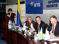 Костин: ВТБ не может войти в Крым из-за возможного ужесточения санкций