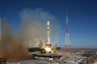 Космический корабль «Союз» с очередным экипажем на борту успешно пристыковался к МКС