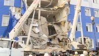 Число жертв обвала казармы в Омске превысило 20 человек