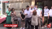 Удалённое видео: Навального закидали яйцами в Новосибирске