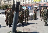 «Правый сектор» установил в центре Харькова снаряд от «Смерча»