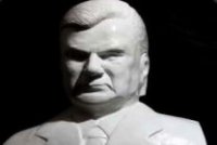 В Спитаке непоколебимы: площадь имени Януковича «не будет переименована»