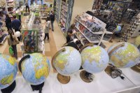 В Латвии запретили продавать глобусы с изображением Крыма в составе РФ