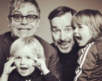 Ну, понеслось: «Путин — волшебный и очаровательный»: муж Элтона Джона стал поклонником российского лидера