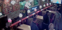 Украинцев шокировало видео, где убийцы бойца «АТО» избивают посетителей кафе в Киеве