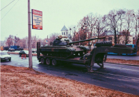 В Харькове посреди дороги стоит забытый танк