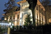 Зрадница Ротару забыла про АТО и зарабатывает на крымском туристическом буме