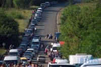 Каратели и без оружия убивают мирных жителей Донбасса. В гигантской очереди на украинском блок-посту умер мужчина