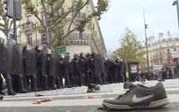Полиция разгоняет протестующих в центре Парижа — прямая трансляция