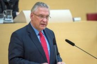 В правящей партии Германии выступили против безвизового режима для Украины