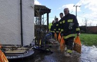 Около тысячи жителей северо-запада Англии эвакуированы из-за шторма "Ева"