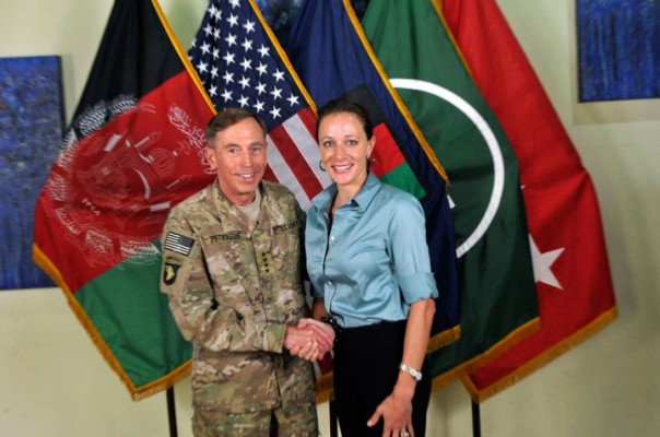 Глава ЦРУ променял секреты США на секс