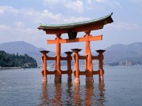 Премьер Японии: Нужно заключить мирный договор с Россией