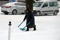 Берите лопаты, чистите снег, делайте селфи. Яценюк посоветовал, как покончить со снежной блокадой