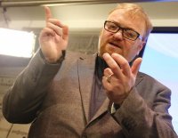 "Постапокалиптические орки" против "вредных насекомых": Милонов ответил советнику Порошенко