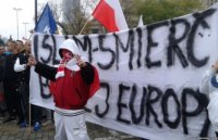 Польшу прогибают под мигрантов