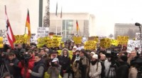 Русское сообщество Германии вышло на митинг против политики Меркель