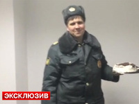 Полицейские сорвали «тортинг» Касьянова в Нижнем Новгороде. Охрана Касьянова устроила потасовку с журналистами