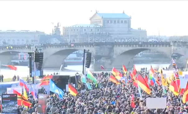 Массовый протест против «исламизации Европы» в Дрездене