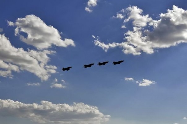 СМИ: власти КНР направили истребители в район спорных островов в Южно-Китайском море