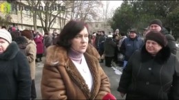 Назад в средневековье: в Херсоне разгоняют огромную больницу, медики и пациенты отчаянно протестуют