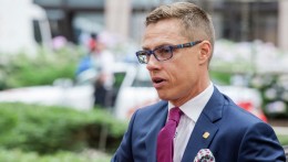 Финский министр: говорить о снятии санкций ЕС с России пока рано