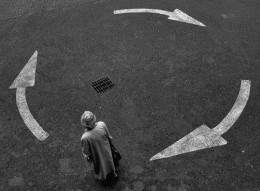 Бег нищих по замкнутому кругу