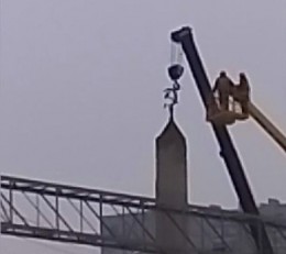 В Харькове серп и молот чуть не убил декоммунизаторов