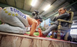 Кукле Эрдогана в Германии уже целуют ноги