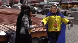 Прокиевскую политику США высмеяли на уличном спектакле в Мюнхене