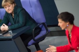 Сара Вагенкнехт обвиняет Меркель: Из-за Эрдогана вы втягиваете нас в войну с Россией