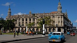 Обама продлил санкции против Кубы