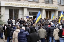 «Онижедетей» массово гонят на убой в АТО: военкомы начали перепись студентов