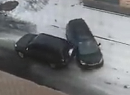 В Казахстане ссора двух автомобилисток превратилась в эпичное зрелище