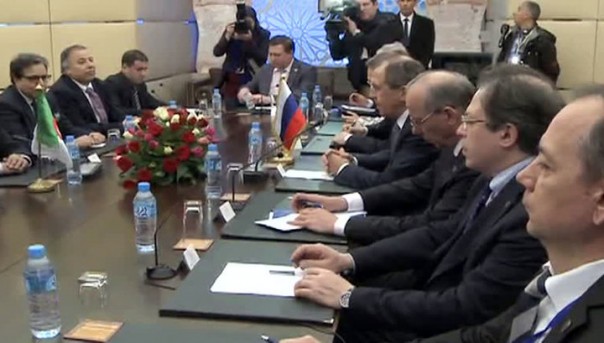 В Алжире Сергей Лавров провел переговоры и посадил дерево