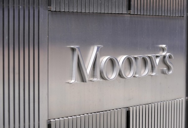 Moody's поместило рейтинг РФ "Ba1" на пересмотр с возможностью понижения