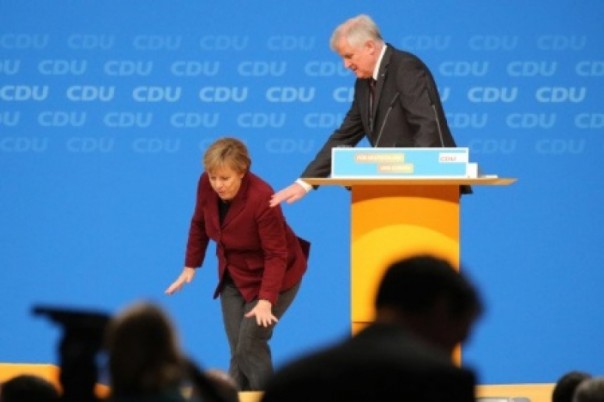 Меркель – на пенсию: Рейтинг партии канцлера катится вниз. Правые набирают под 20 %