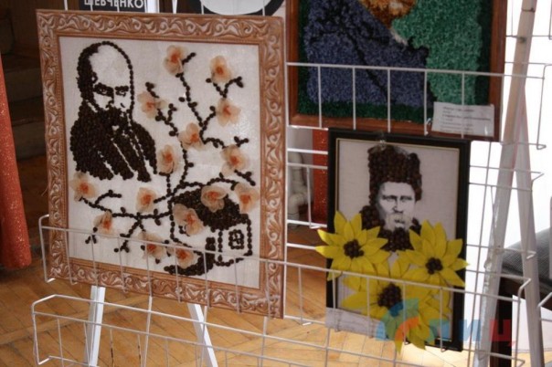 Разрыв шаблона: в ЛНР день рождения Тараса Шевченко отметили праздничным концертом и вышиванками