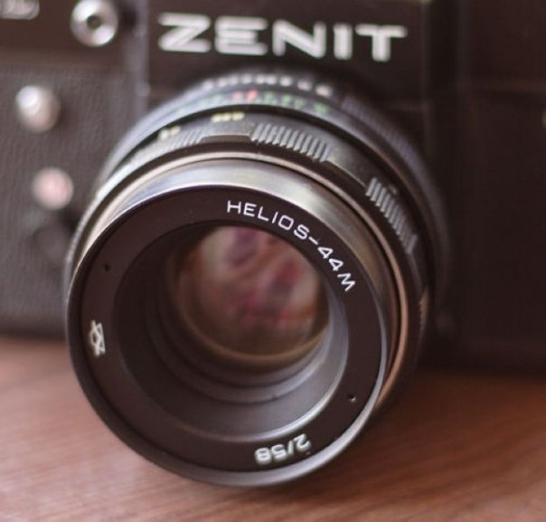 Фотообъектив "Гелиос 44М" разрушитель территориальной целостности Украины