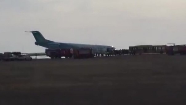 В Астане самолет приземлился без шасси