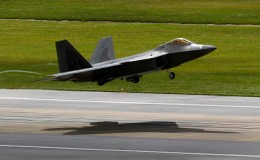 F-22 летает на украденной технологии