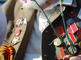 Нет места величию среди карликов и уродов