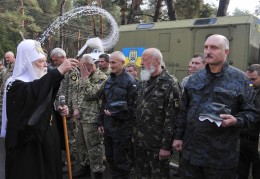 Чисто украинская церковь: секта киевского патриархата разворовала гуманитарную помощь для зоны «АТО»