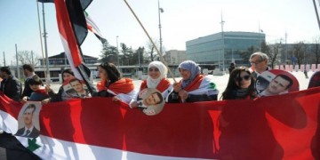 Сирийцы в Европе поддержали мирные переговоры и Асада