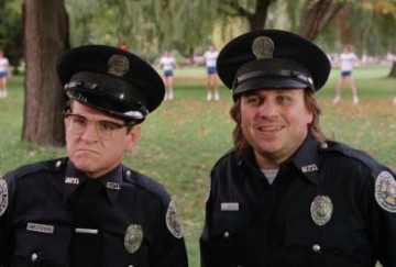 В Мариуполе подрались украинские полицейские – одному разбили голову, другому нос